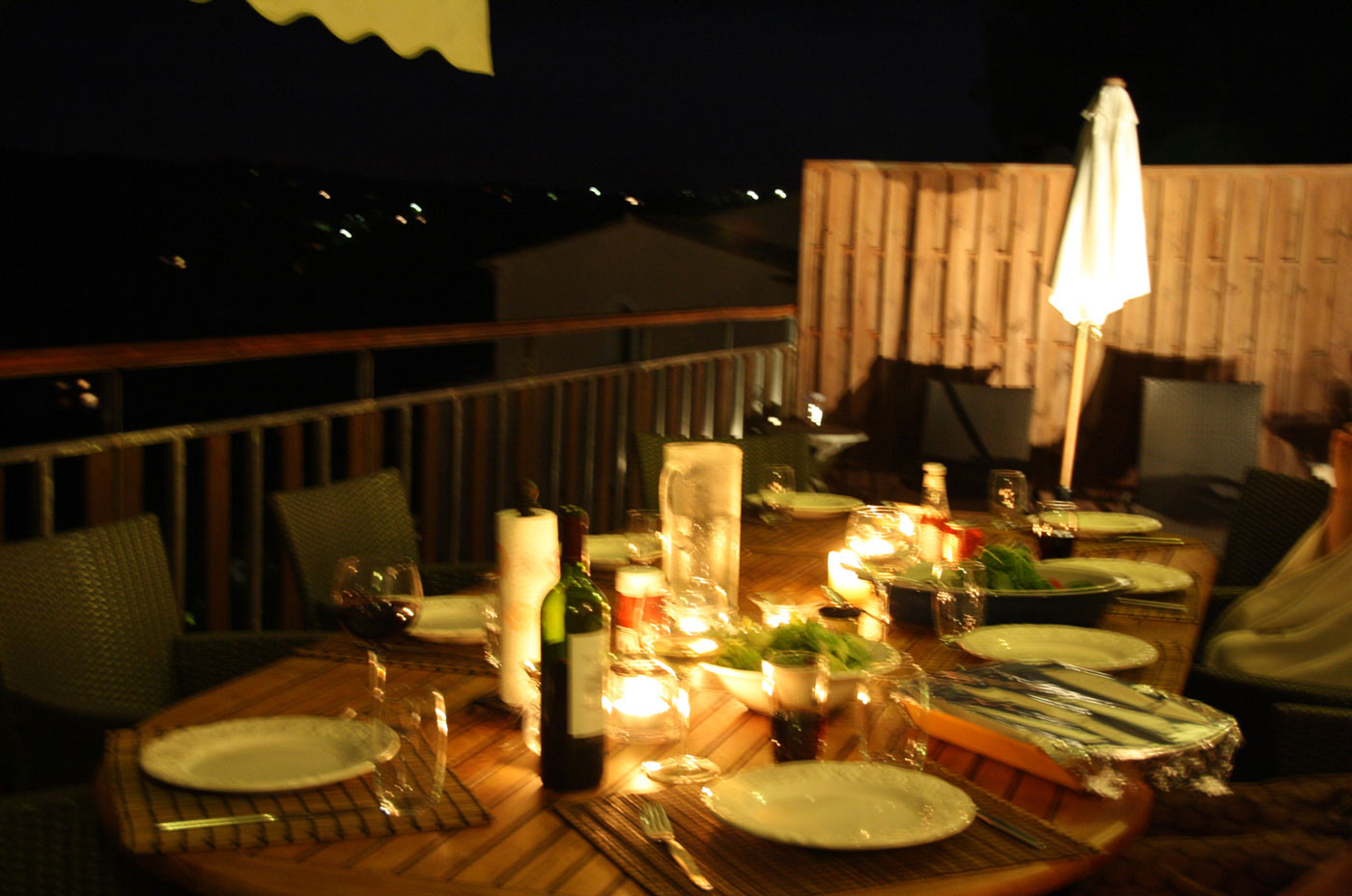 Aften hygge ved terrasse bordet
